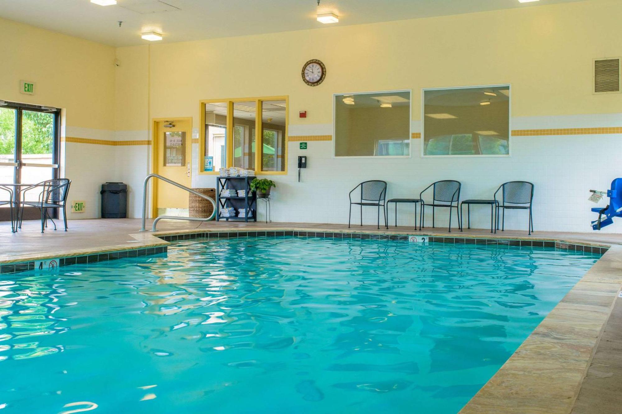 Comfort Suites Springfield Riverbend Medical Экстерьер фото